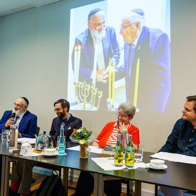 Bild vergr&ouml;&szlig;ern: Eine Momentaufnahme aus der Veranstaltung "Ein Abend zur Erinnerung an Albrecht Weinberg sel. A."