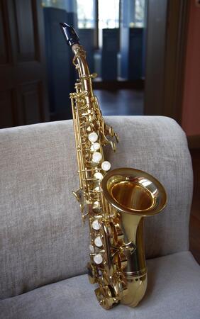 Bild vergrößern: Das Bild zeigt ein Saxophon