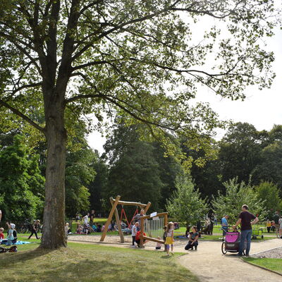 Bild vergr&ouml;&szlig;ern: Momentaufnahmen vom Familienpicknick